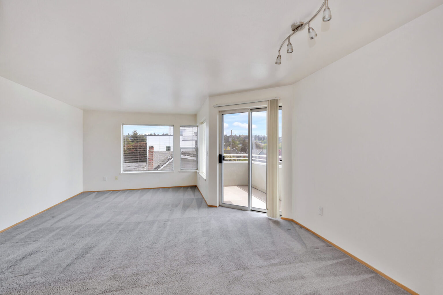 Ravenwood Apartments Westlake Associates